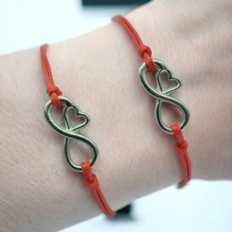 Bracelets assortis rose motif infini pour maman et enfant
