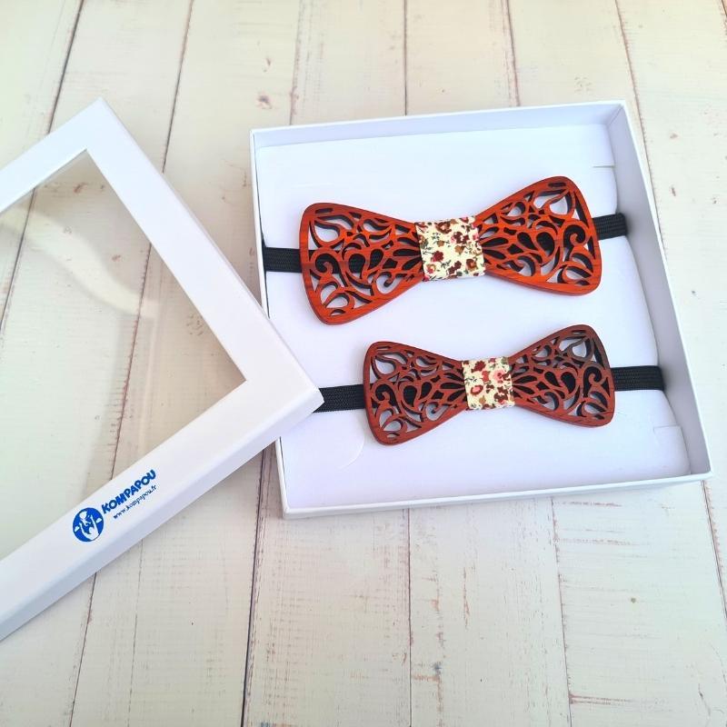 Nœud papillon bois motif fleur père et fils pour soirée d'anniversaire