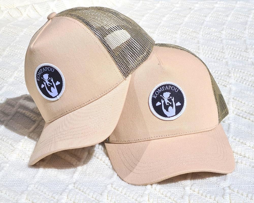 Casquette beige père et fils