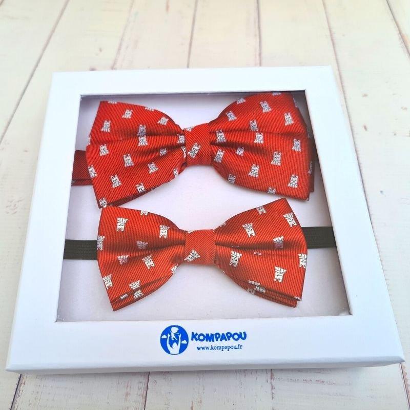 Nœud papillon rouge assorti motif blanc en satin de polyester - Kompapou