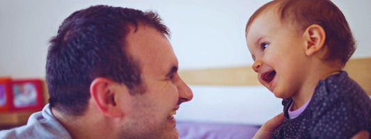 Arrivée de bébé : quel est le rôle de papa dans la famille ? | Kompapou