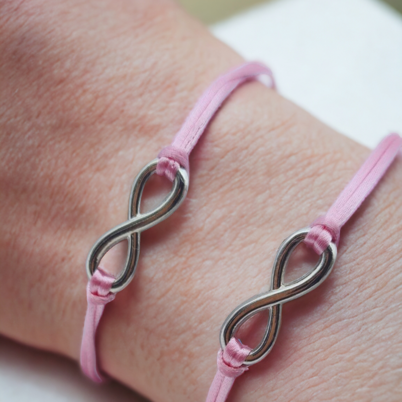 Bracelets familiaux rose pour maman et fille motif infini