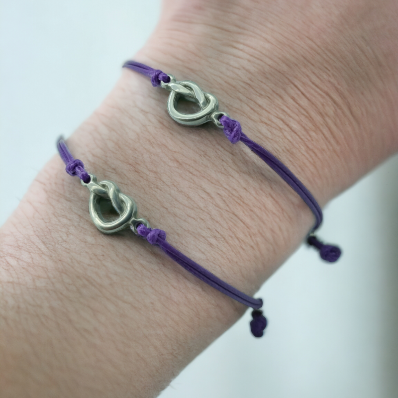 Bracelets pour mère et fille violet avec un motif coeur noué 