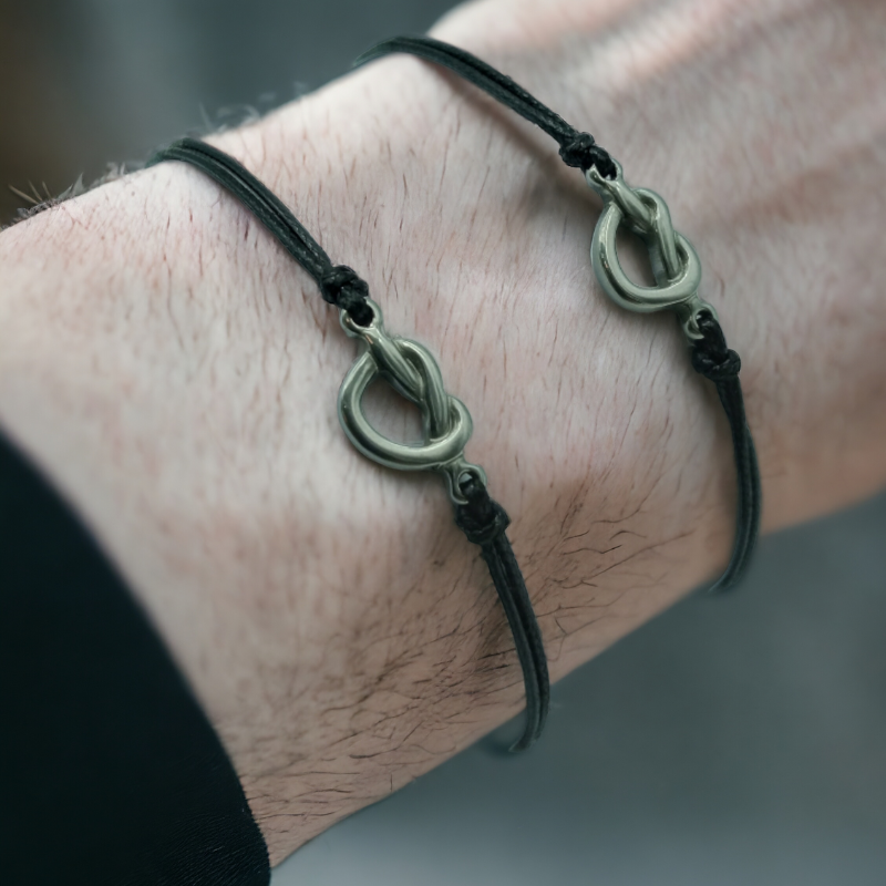 bracelets à offrir pour père et garçon avec motif cœur noué et couleur noire