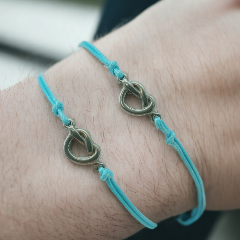 lot de bracelets à offrir assortis pour la famille, bleu et motif cœur noué 